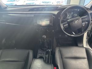 Toyota Hilux 2.8GD-6 Xtra cab 4x4 Legend manual - Image 6