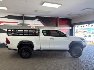 Toyota Hilux 2.8GD-6 Xtra cab 4x4 Legend manual - Image 3