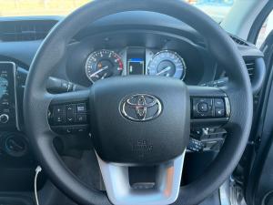 Toyota Hilux 2.4GD-6 Xtra cab Raider manual - Image 8