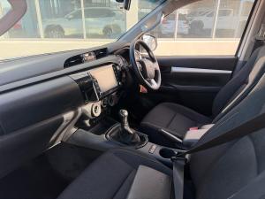 Toyota Hilux 2.4GD-6 double cab Raider manual - Image 7