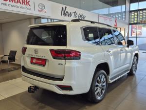 Toyota Landcruiser 300 V6 3.5T ZX - Image 2