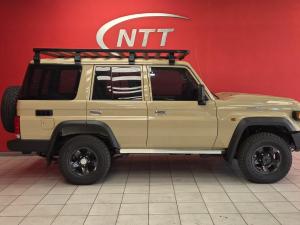 Toyota Landcruiser 76 2.8 GD-6 S/W - Image 3