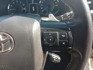 Toyota Fortuner 4.0 V6 4X4 automatic - Image 10