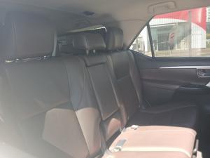 Toyota Fortuner 4.0 V6 4X4 automatic - Image 16