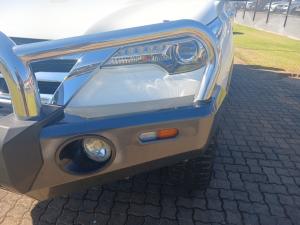 Toyota Fortuner 4.0 V6 4X4 automatic - Image 22