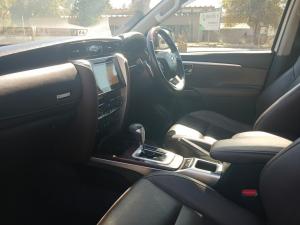Toyota Fortuner 4.0 V6 4X4 automatic - Image 7
