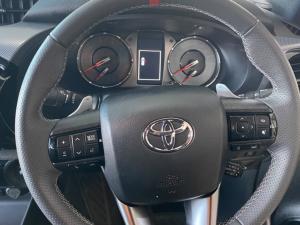 Toyota Hilux 2.8 GD-6 GR-S 4X4 automaticD/C - Image 8