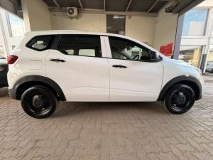 Renault Triber 1.0 Evolution - Image 3