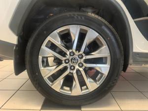 Toyota RAV4 2.0 VX - Image 12