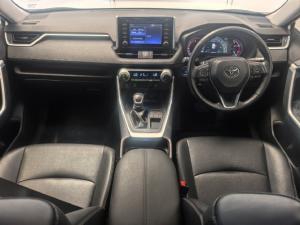 Toyota RAV4 2.0 VX - Image 9