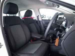 Volkswagen Polo Vivo hatch 1.4 Life - Image 12