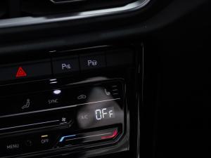 Volkswagen T-Roc 2.0TSI 4Motion R-Line - Image 23