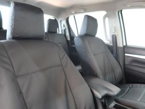 Toyota Hilux 2.4GD-6 double cab 4x4 Raider auto - Image 17
