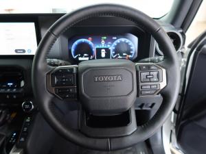 Toyota Land Cruiser Prado 2.8GD VX-R - Image 8