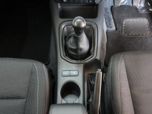 Toyota Hilux 2.4GD-6 Xtra cab Raider manual - Image 12
