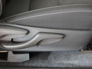 Toyota Hilux 2.4GD-6 Xtra cab Raider manual - Image 19