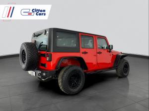 Jeep Wrangler Unltd Rubicon 3.6L V6 automatic - Image 11