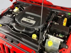 Jeep Wrangler Unltd Rubicon 3.6L V6 automatic - Image 6