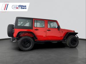 Jeep Wrangler Unltd Rubicon 3.6L V6 automatic - Image 9