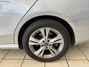 Mercedes-Benz C-Class C180 - Image 9