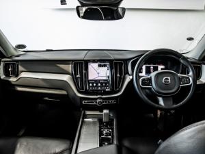 Volvo XC60 B5 AWD Essential - Image 10