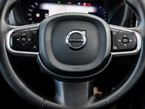 Volvo XC60 B5 AWD Essential - Image 12