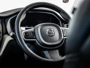 Volvo XC60 B5 AWD Essential - Image 18