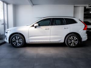Volvo XC60 B5 AWD Essential - Image 2