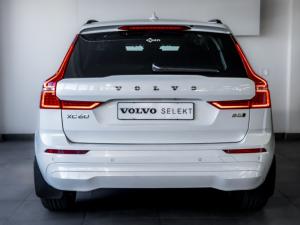 Volvo XC60 B5 AWD Essential - Image 4