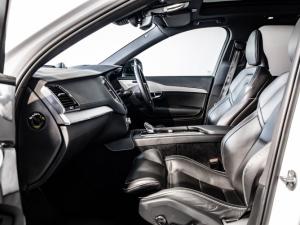 Volvo XC90 T8 Recharge AWD Ultra Dark - Image 18