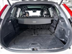 Volvo XC90 T8 Recharge AWD Ultra Dark - Image 7