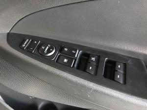 Hyundai Tucson 2.0 Elite auto - Image 11
