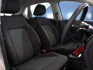 Volkswagen Polo Vivo hatch 1.6 Life - Image 11