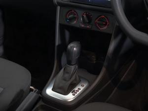 Volkswagen Polo Vivo hatch 1.6 Life - Image 14