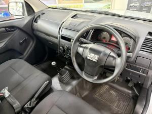 Isuzu D-Max Gen 6 250C single cab Fleetside - Image 3