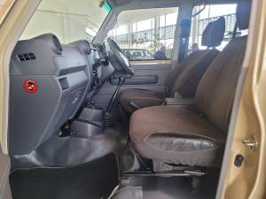 Toyota Land Cruiser 79 4.2D double cab - Image 14