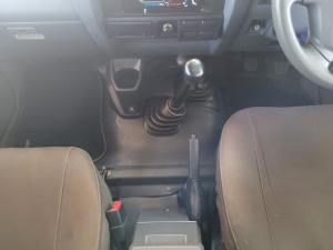 Toyota Land Cruiser 79 4.2D double cab - Image 15