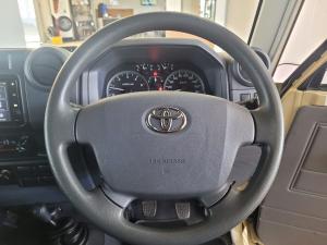 Toyota Land Cruiser 79 4.2D double cab - Image 18