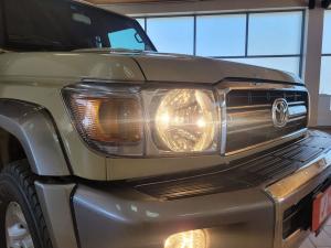 Toyota Land Cruiser 79 4.2D double cab - Image 2