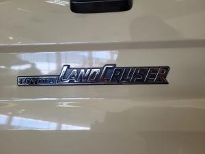 Toyota Land Cruiser 79 4.2D double cab - Image 4