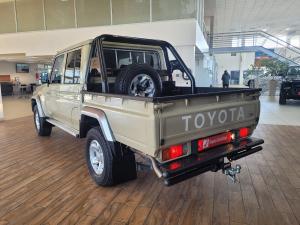 Toyota Land Cruiser 79 4.2D double cab - Image 9