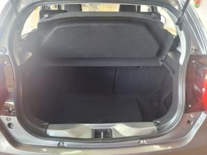 Toyota Vitz 1.0 XR manual - Image 10