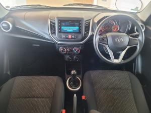 Toyota Vitz 1.0 XR manual - Image 13