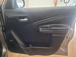 Toyota Vitz 1.0 XR manual - Image 21