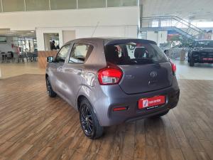 Toyota Vitz 1.0 XR manual - Image 7