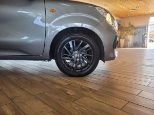 Toyota Vitz 1.0 XR manual - Image 9