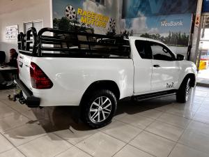 Toyota Hilux 2.8GD-6 Xtra cab 4x4 Legend 50 auto - Image 3
