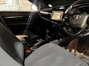 Toyota Hilux 2.8GD-6 Xtra cab 4x4 Legend 50 auto - Image 5