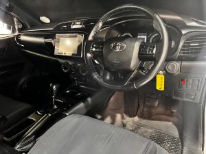 Toyota Hilux 2.8GD-6 Xtra cab 4x4 Legend 50 auto - Image 6