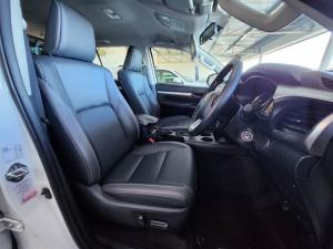 Toyota Hilux 2.8GD-6 double cab 4x4 Raider auto - Image 12